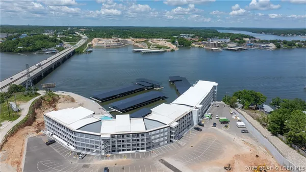 $775,000 | 1035 Topsider Lane, Unit 516, Osage Beach, MO 65065