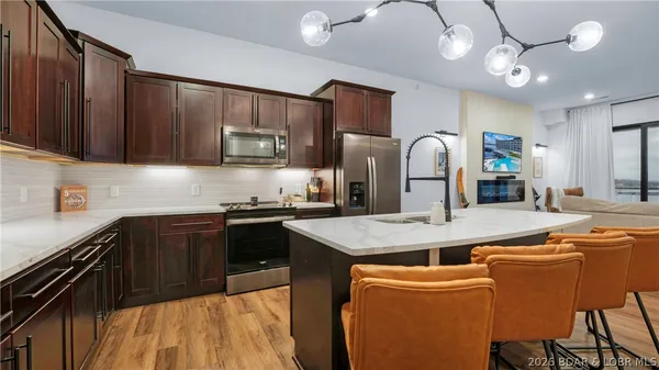 $775,000 | 1035 Topsider Lane, Unit 516, Osage Beach, MO 65065