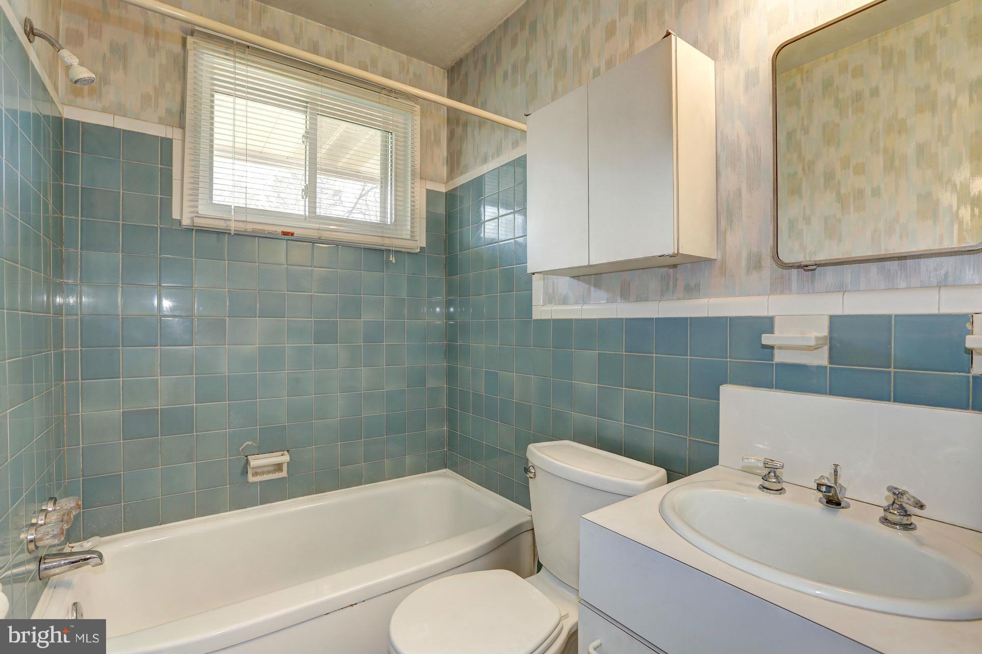 8600 Sundale Drive Silver Spring, MD 20910 - Photo 16 of 28 Bath