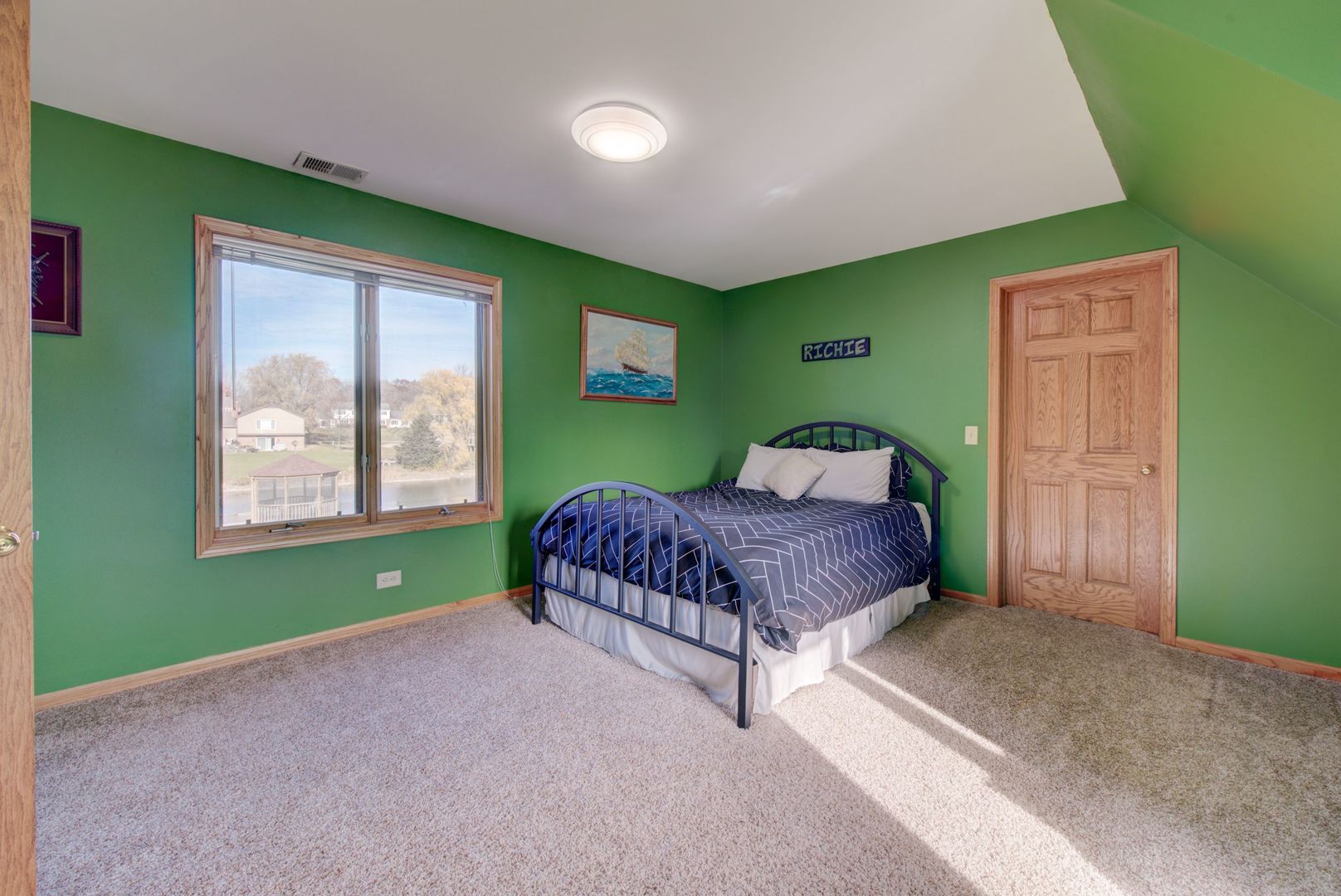 2208 Crystal Circle Crystal Lake, IL 60012 - Photo 35 of 55 a spacious bedroom with a bed and a window