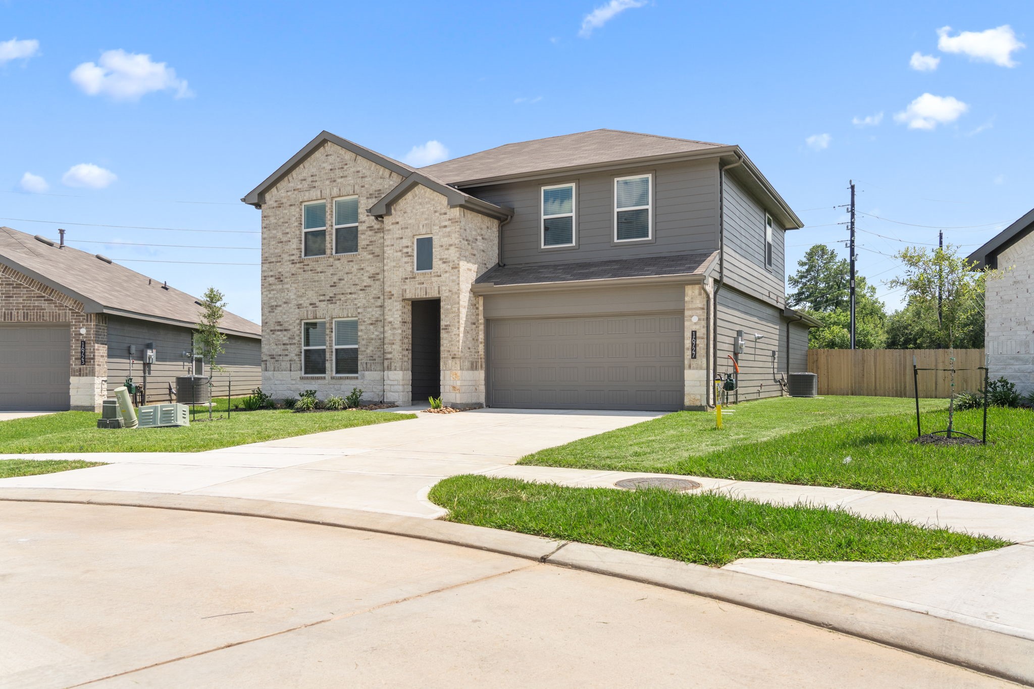 Beautiful 4/2.5/2 home in Magnolia, on oversized lot!