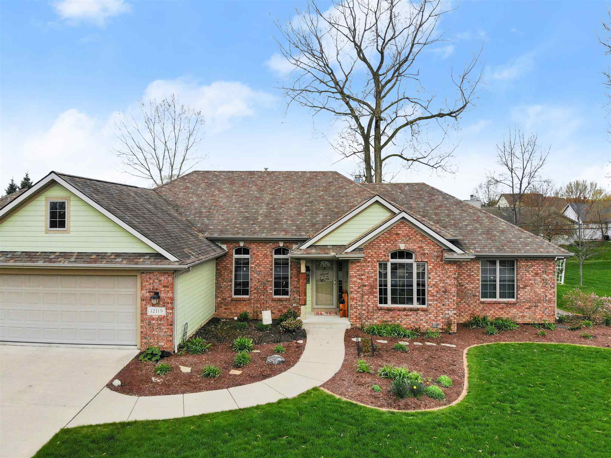 12119 Burning Tree Road Fort Wayne, IN 46845 - Photo 2 of 36 Gallery Image 2