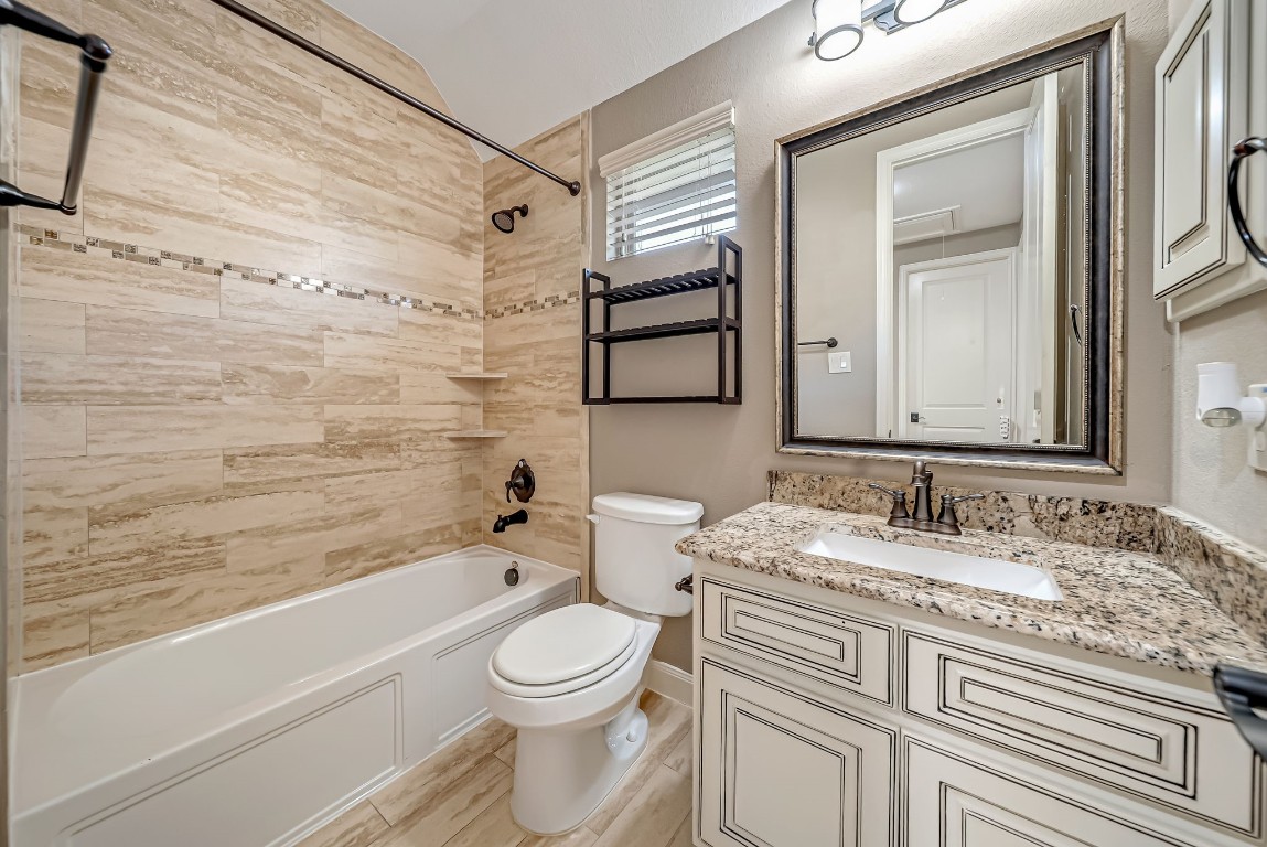 94 Herons Flight Place Spring, TX 77389 - Photo 14 of 33 Full bathroom