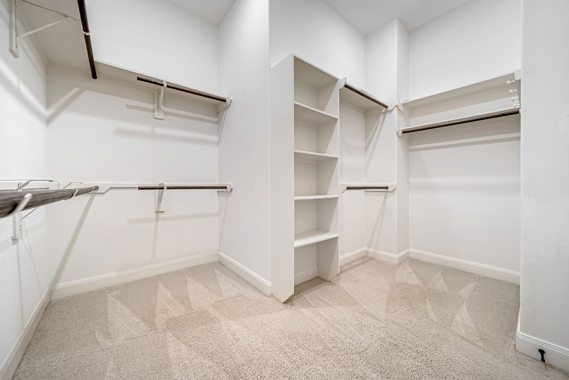 94 Herons Flight Place Spring, TX 77389 - Photo 24 of 33 Walk-in closet