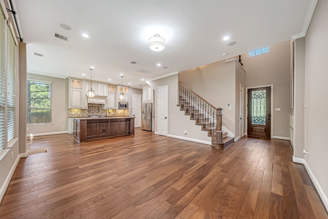 94 Herons Flight Place Spring, TX 77389 - Photo 3 of 33 Living