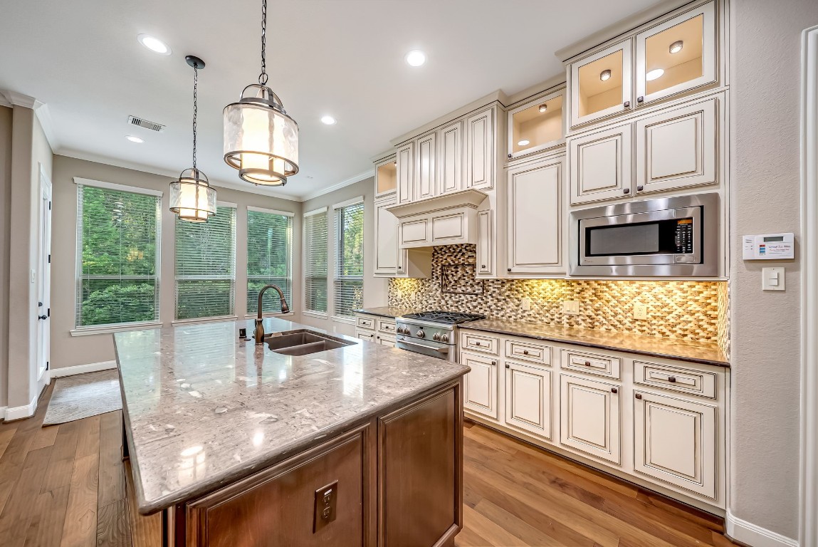 94 Herons Flight Place Spring, TX 77389 - Photo 6 of 33 Kitchen