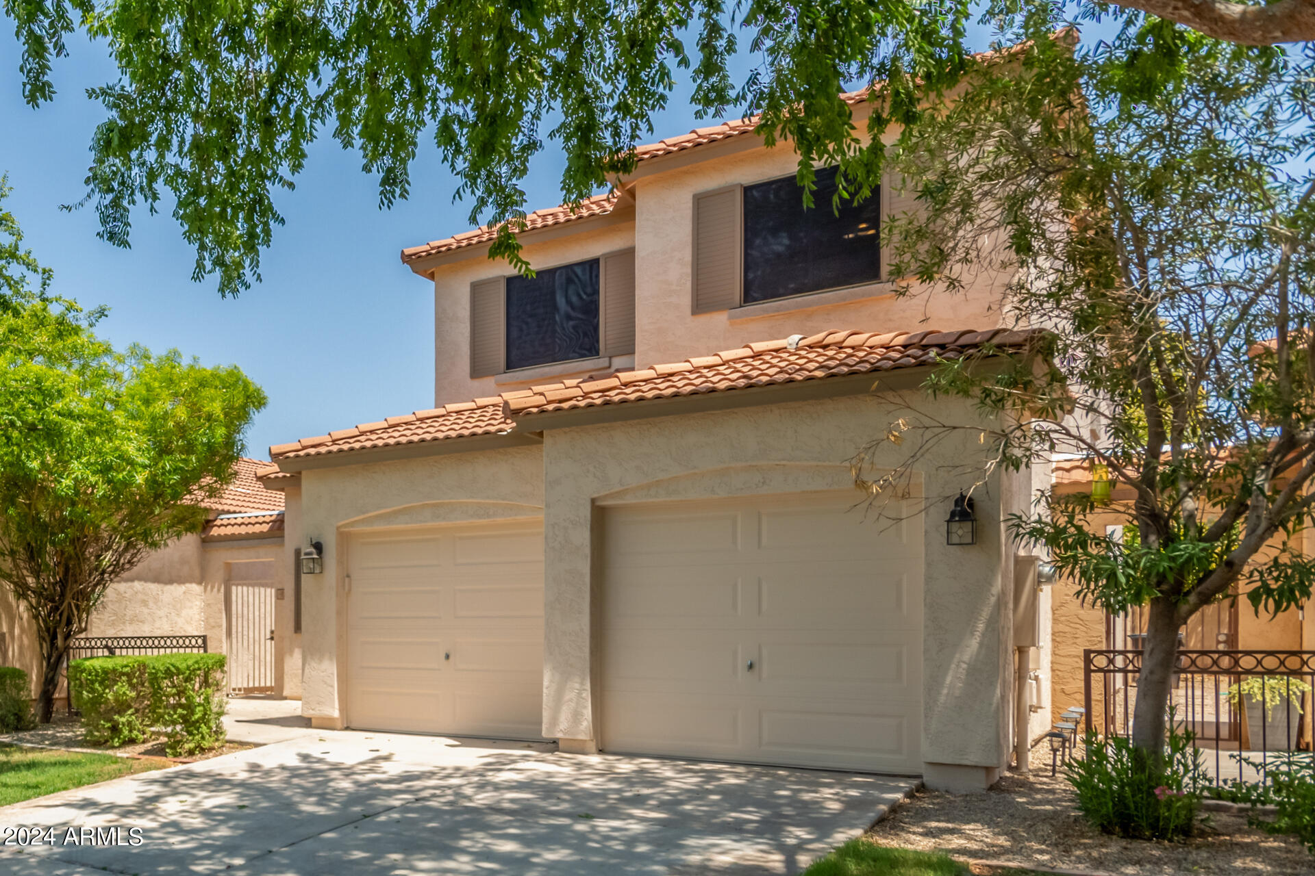 919 South Racine Lane Gilbert, AZ 85296 - Photo 2 of 34 04 - Racine