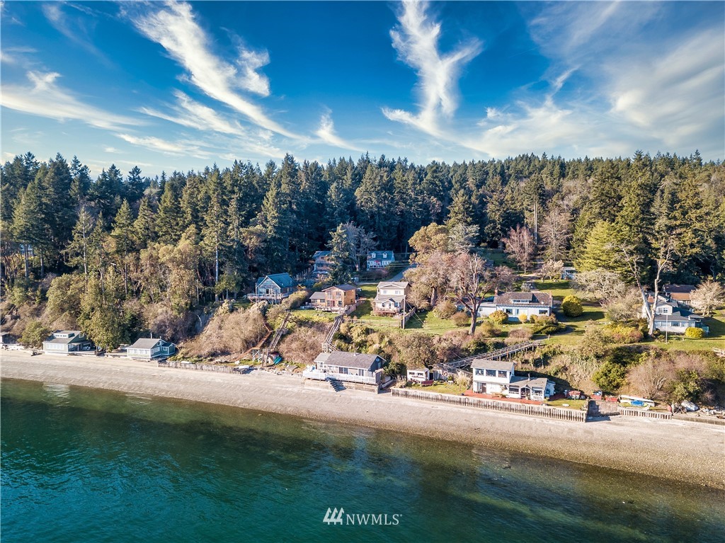 13909 Southwest Pohl Road Vashon, WA 98070 - Photo 22 of 24 a view of a city