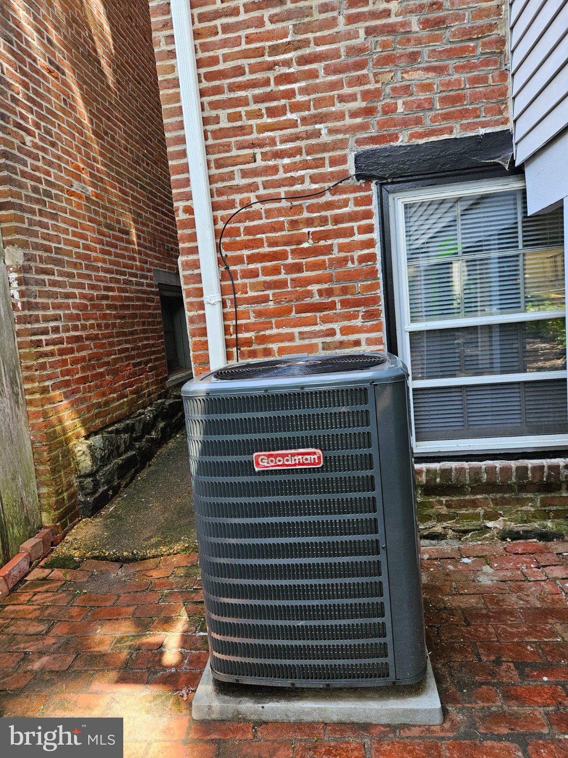 53 West 4th Street New Castle, DE 19720 - Photo 19 of 21 Efficient cooling in a charming setting.