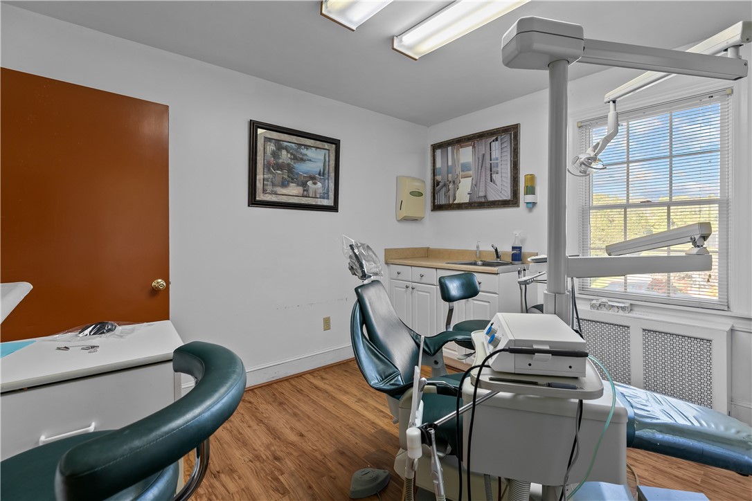 74 Valley Road Middletown, RI 02842 - Photo 22 of 48