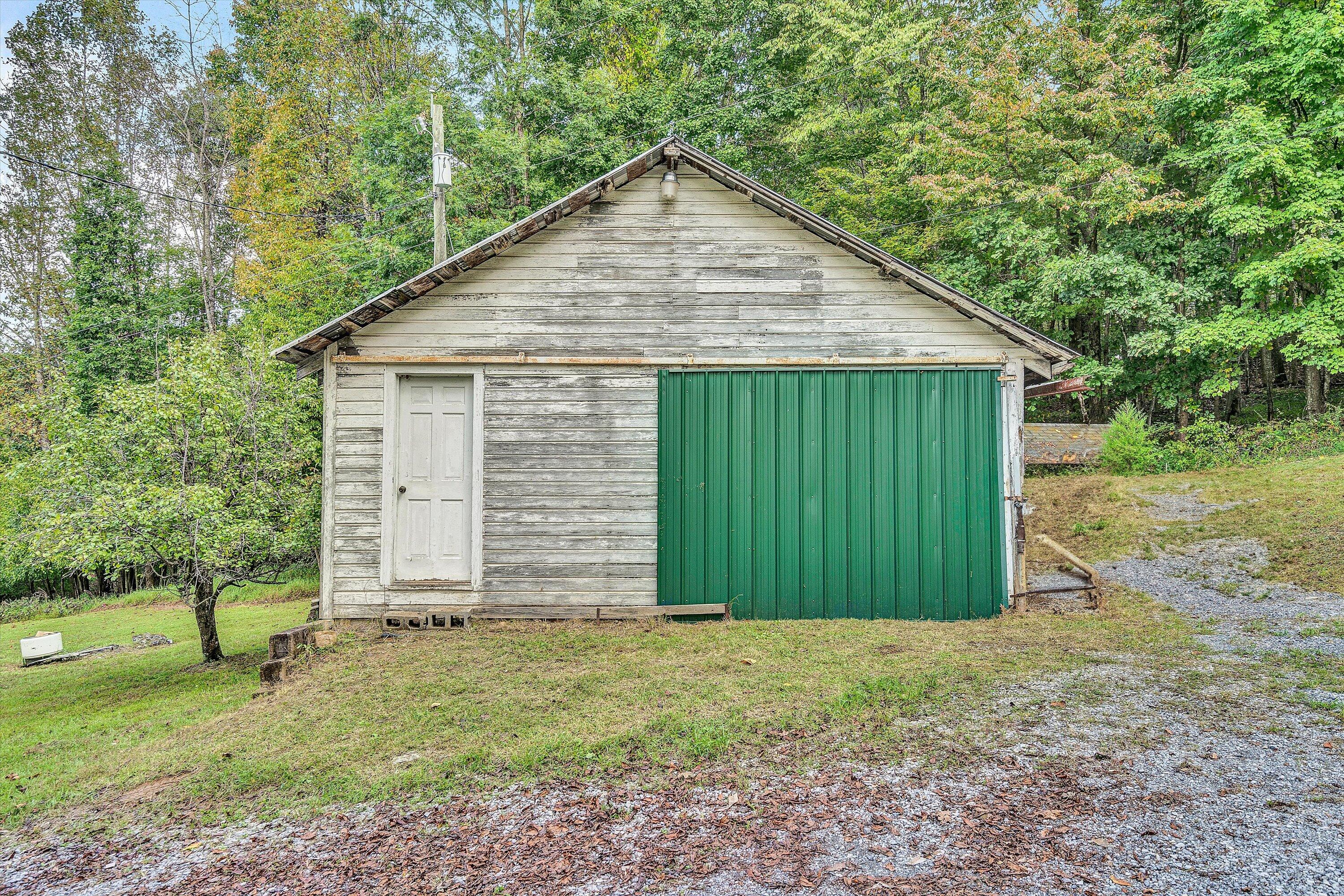 2433 Camp Jaycee Road Blue Ridge, VA 24064 - Photo 24 of 27 24-DSC05858