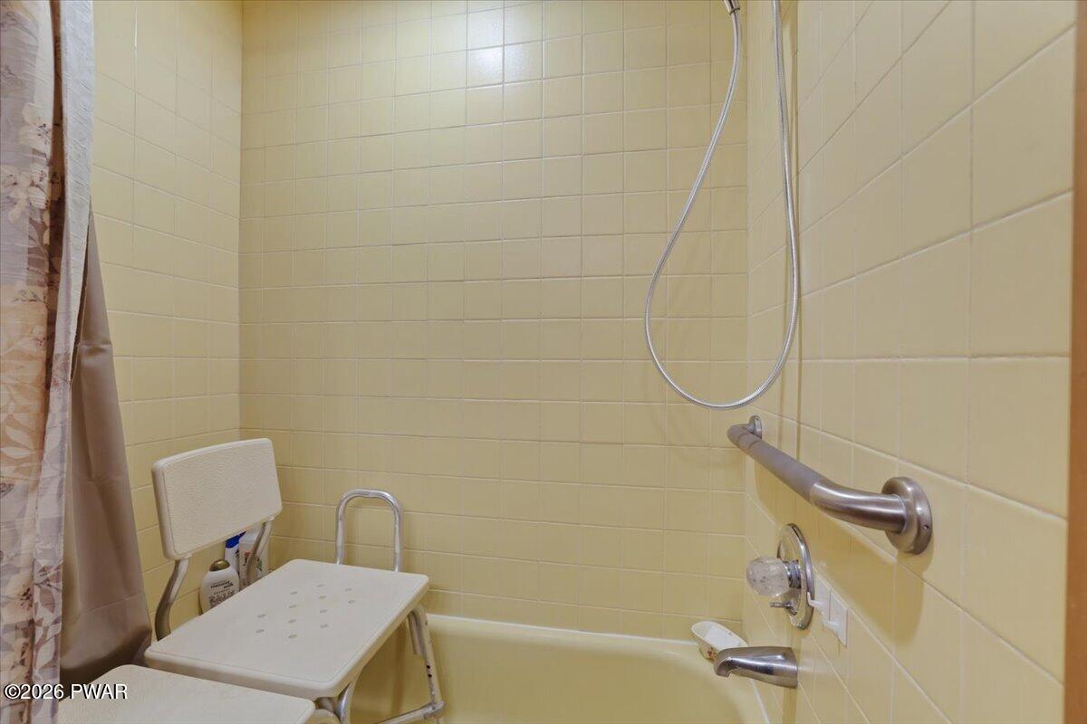 20 Kensington Road Hawley, PA 18428 - Photo 24 of 43