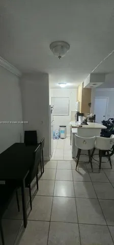 $1,600 | 110 Southeast 2nd Street, Unit 200, Hallandale Beach, FL 33009