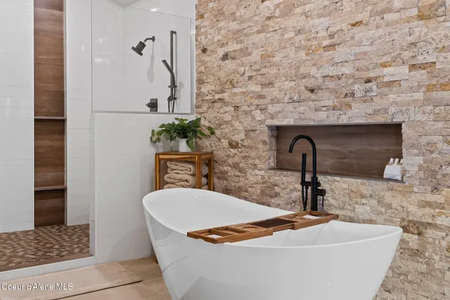 $2,350,000 | 551 Patriots Dr Street, St. Maries, ID 83861