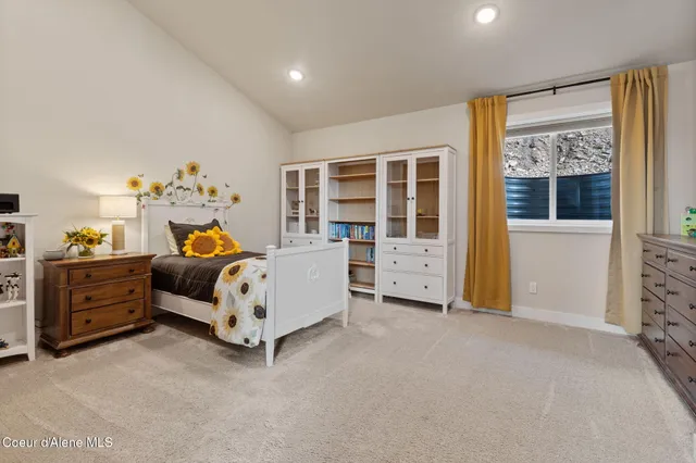 $2,350,000 | 551 Patriots Dr Street, St. Maries, ID 83861