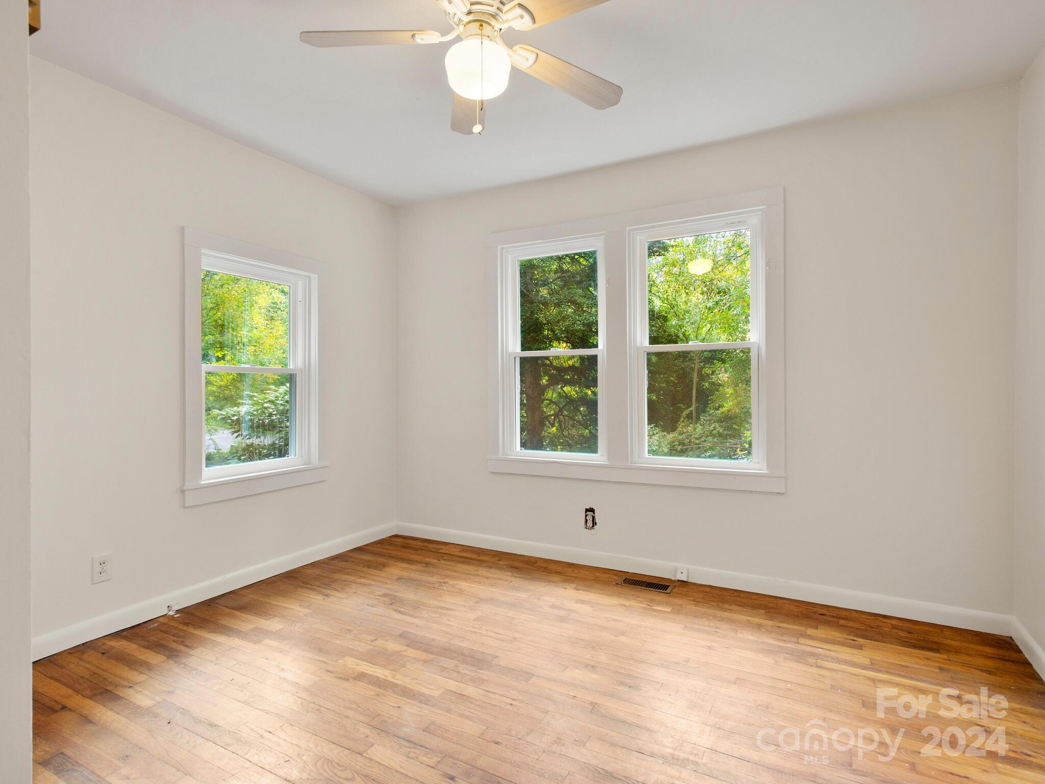 42 Maple Springs Road Asheville, NC 28805 - Photo 14 of 33 Gallery Image 14