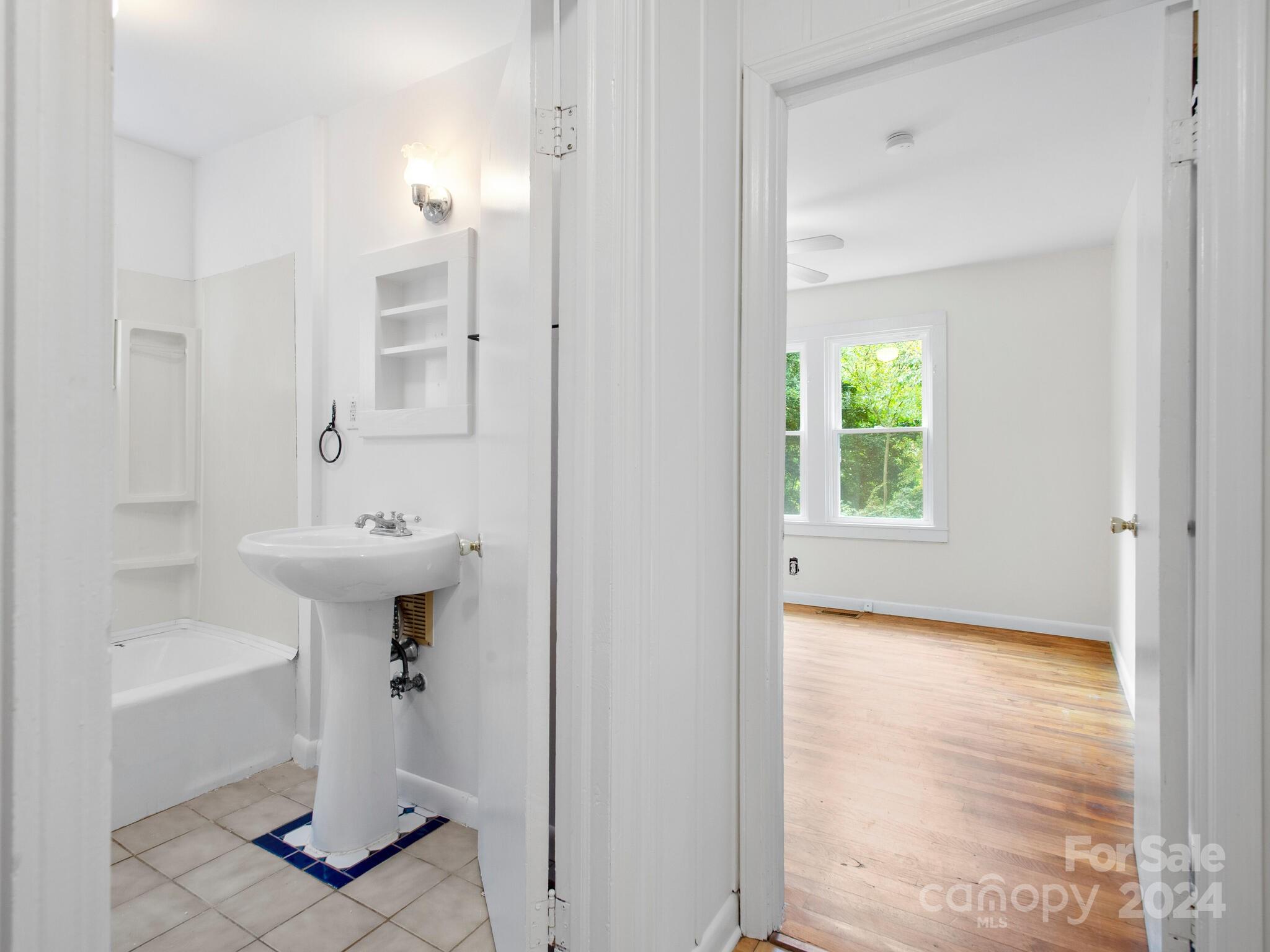 42 Maple Springs Road Asheville, NC 28805 - Photo 16 of 33 Gallery Image 16