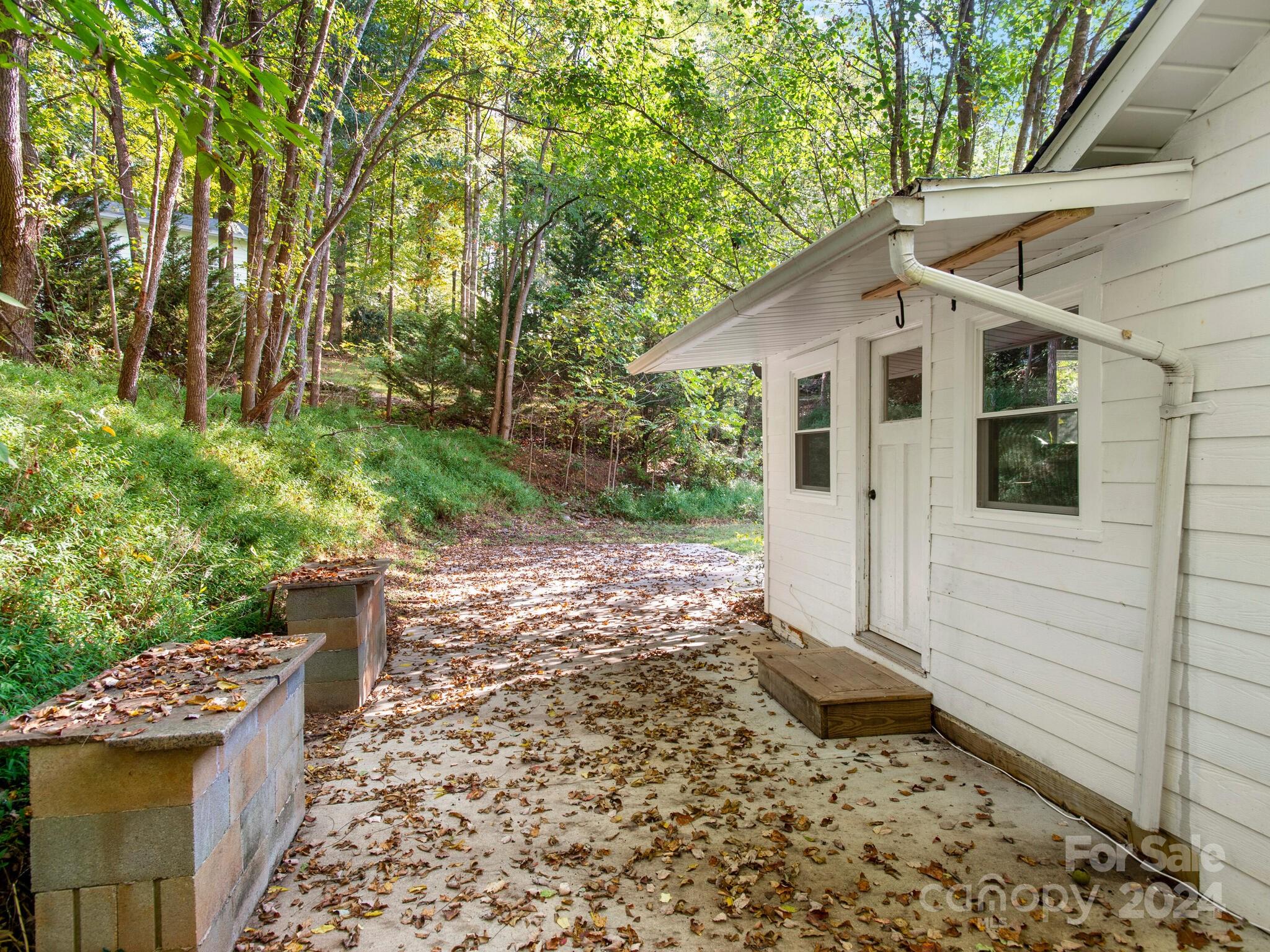 42 Maple Springs Road Asheville, NC 28805 - Photo 30 of 33 Gallery Image 30