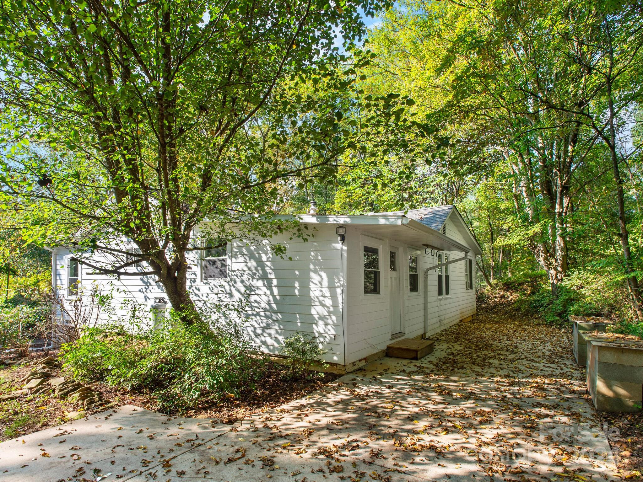42 Maple Springs Road Asheville, NC 28805 - Photo 31 of 33 Gallery Image 31