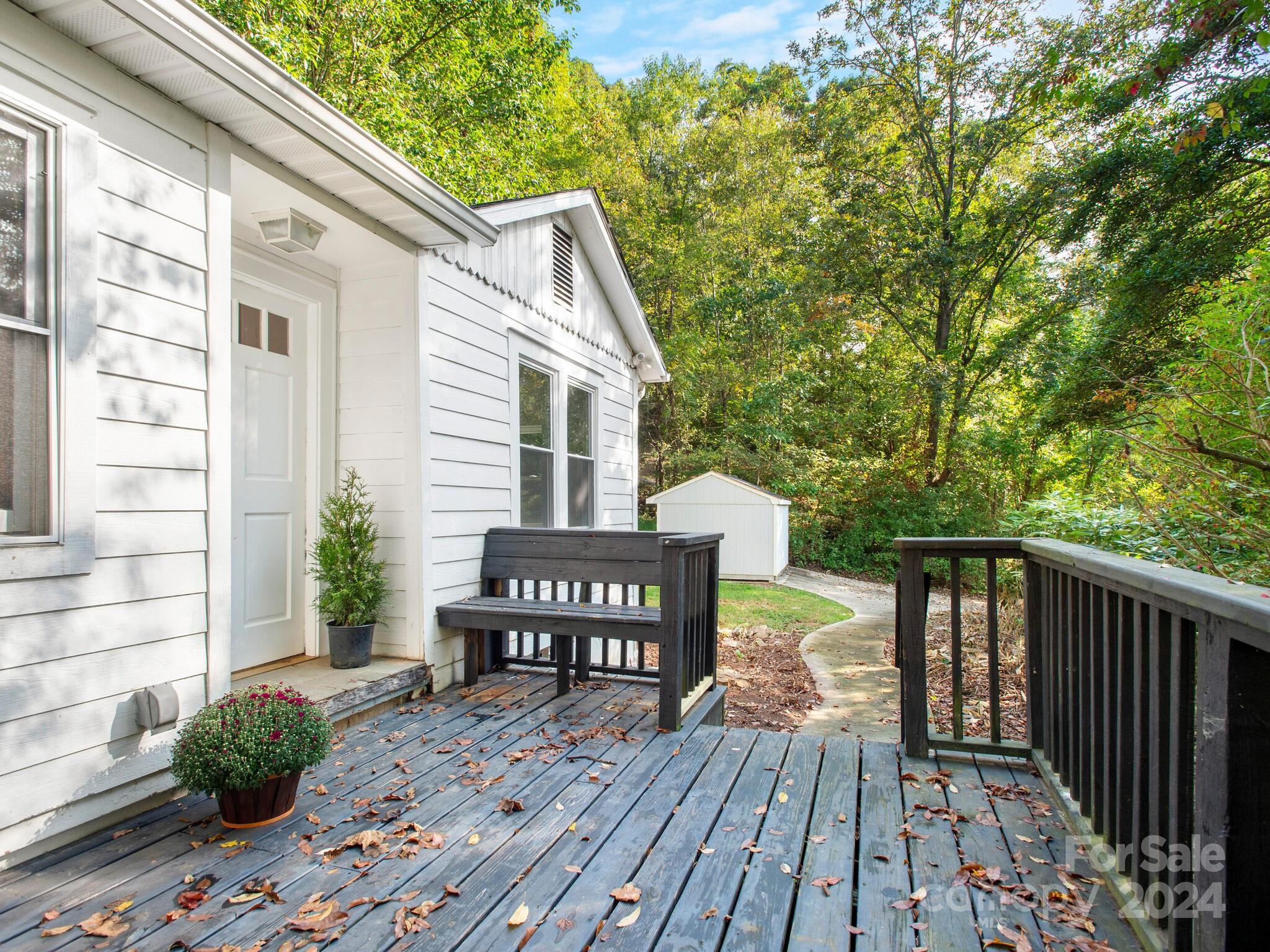 42 Maple Springs Road Asheville, NC 28805 - Photo 4 of 33 Gallery Image 4