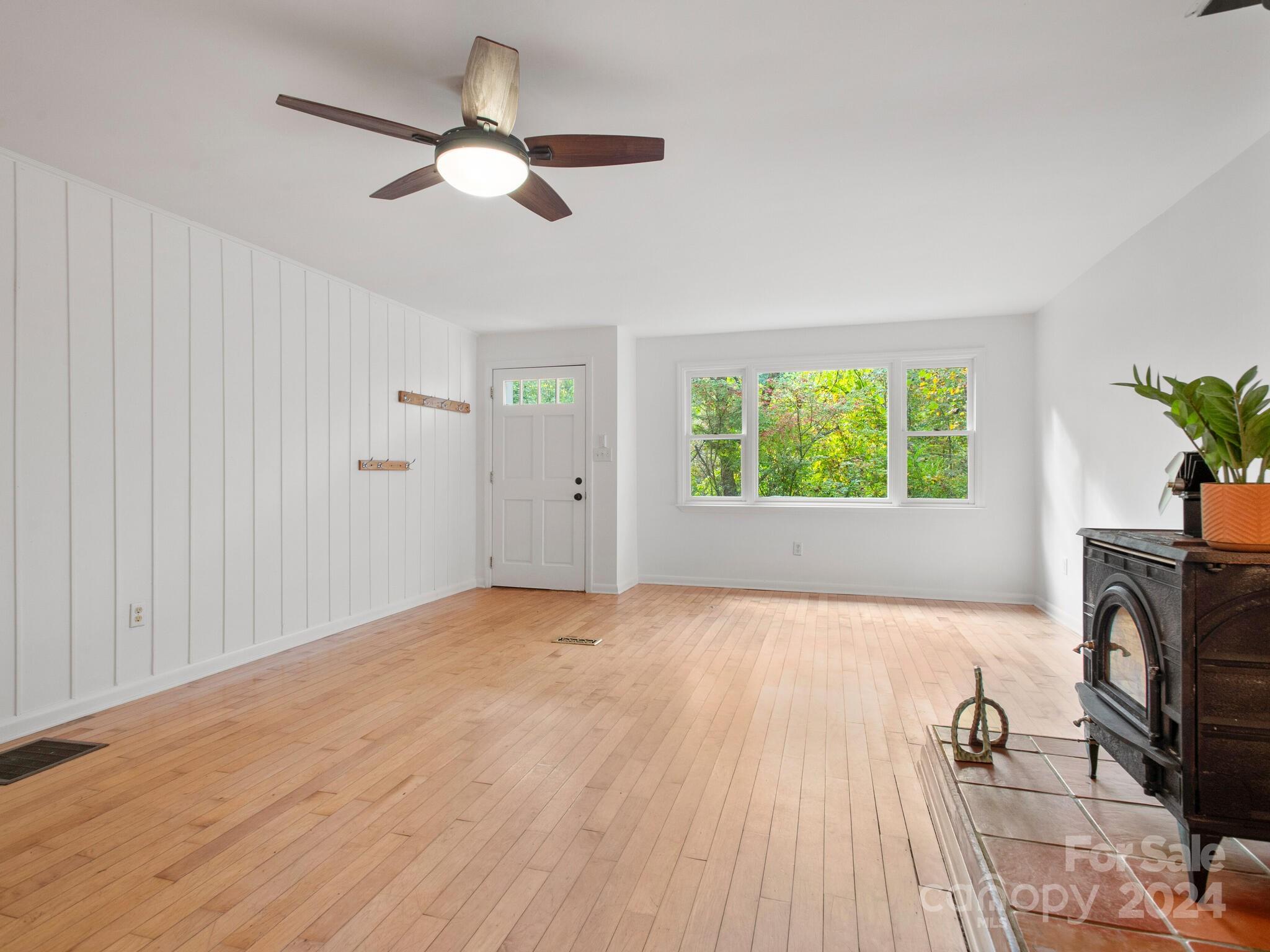 42 Maple Springs Road Asheville, NC 28805 - Photo 8 of 33 Gallery Image 8