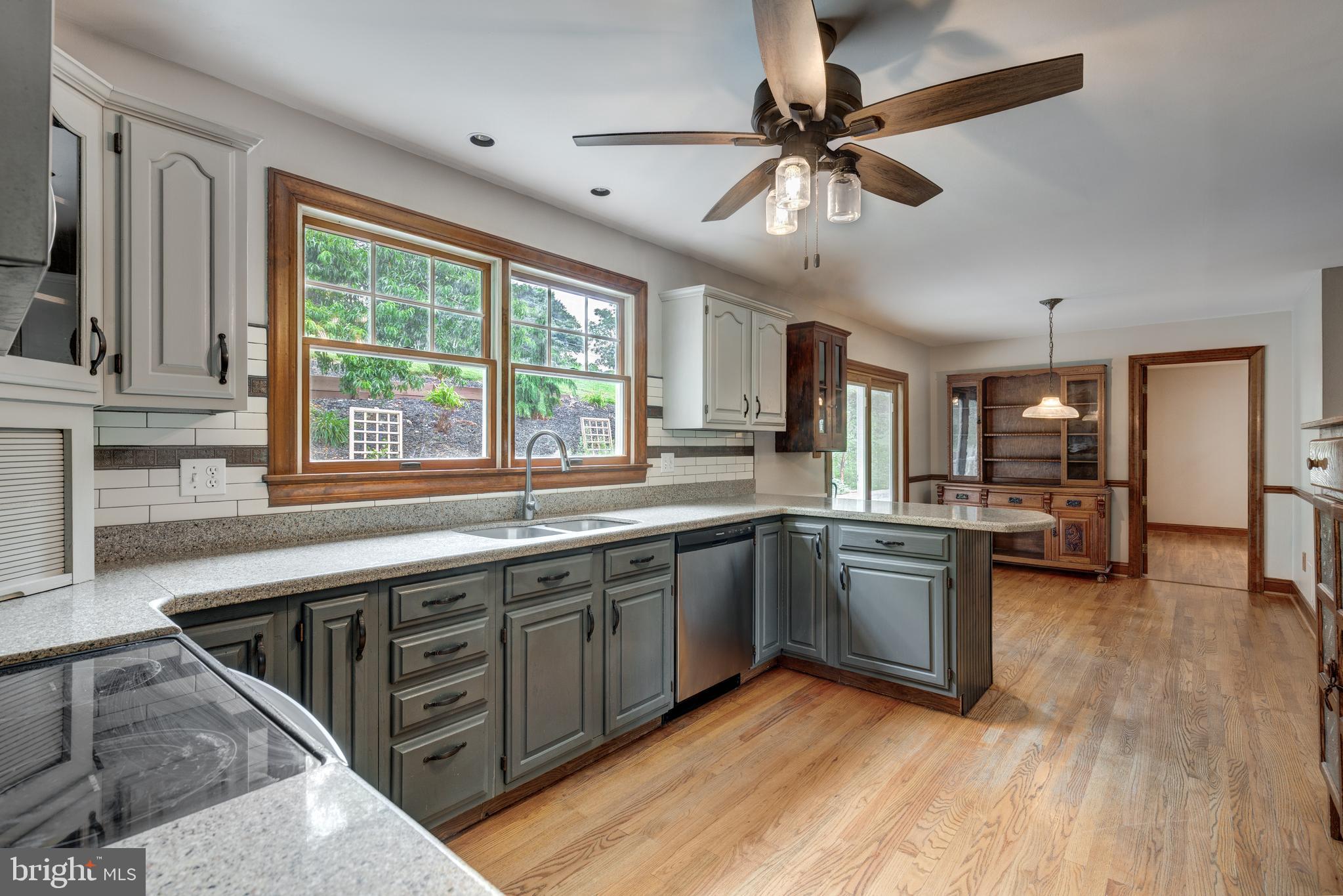 15 Ridgeview Drive Westminster, MD 21157 - Photo 8 of 77 kitchen
