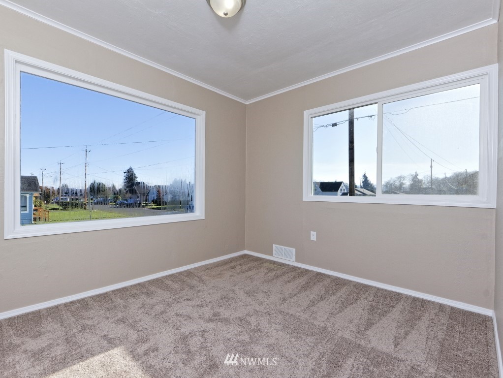 201 Conger Street Aberdeen, WA 98520 - Photo 2 of 23