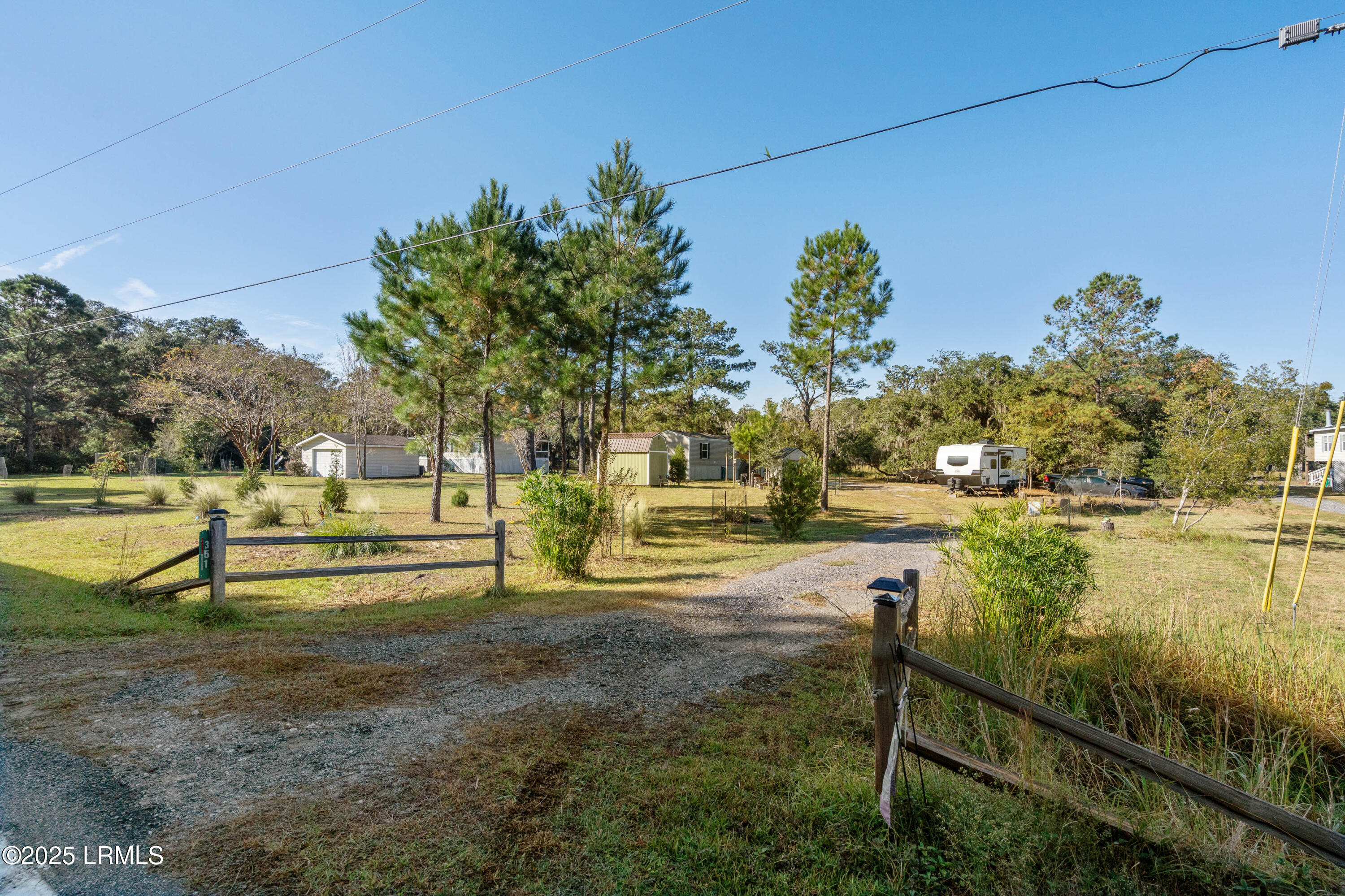 351 Brickyard Point Road North Beaufort, SC 29907 - Photo 14 of 36 351 Brickyard Pt N-19