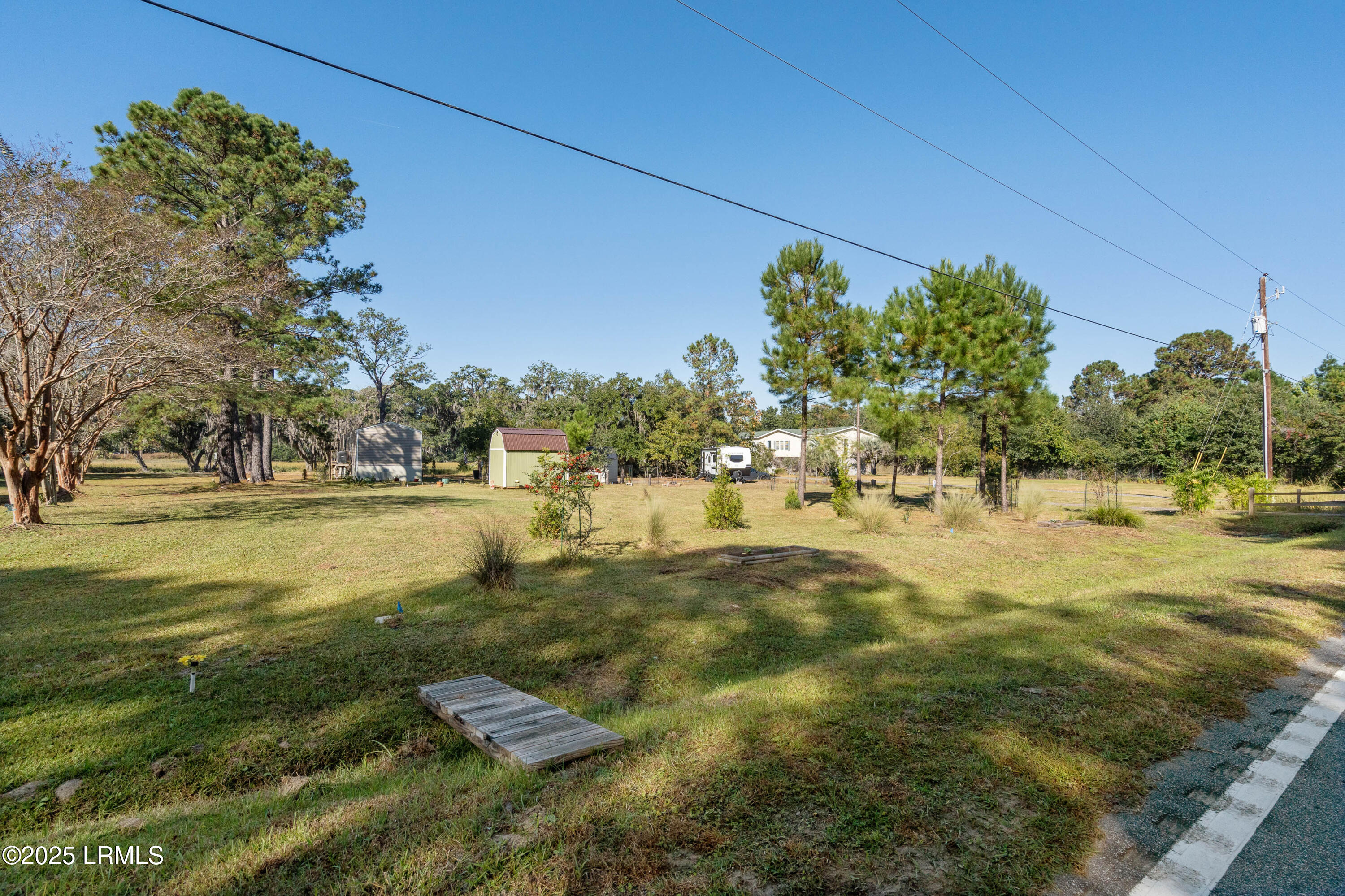 351 Brickyard Point Road North Beaufort, SC 29907 - Photo 15 of 36 351 Brickyard Pt N-20