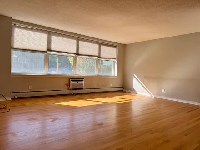 $2,150 | 3150 Excelsior Boulevard, Unit 211, Minneapolis, MN 55416