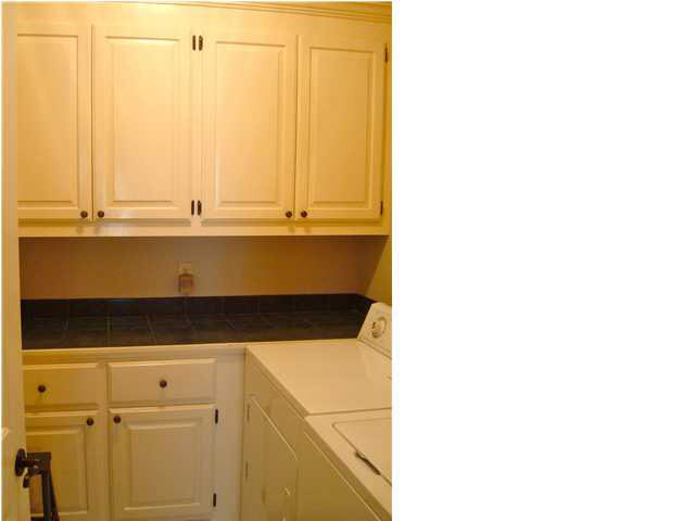 218 Highland Garrison Ridgeland, MS 39157 - Photo 23 of 25 Great laundry room with countertop