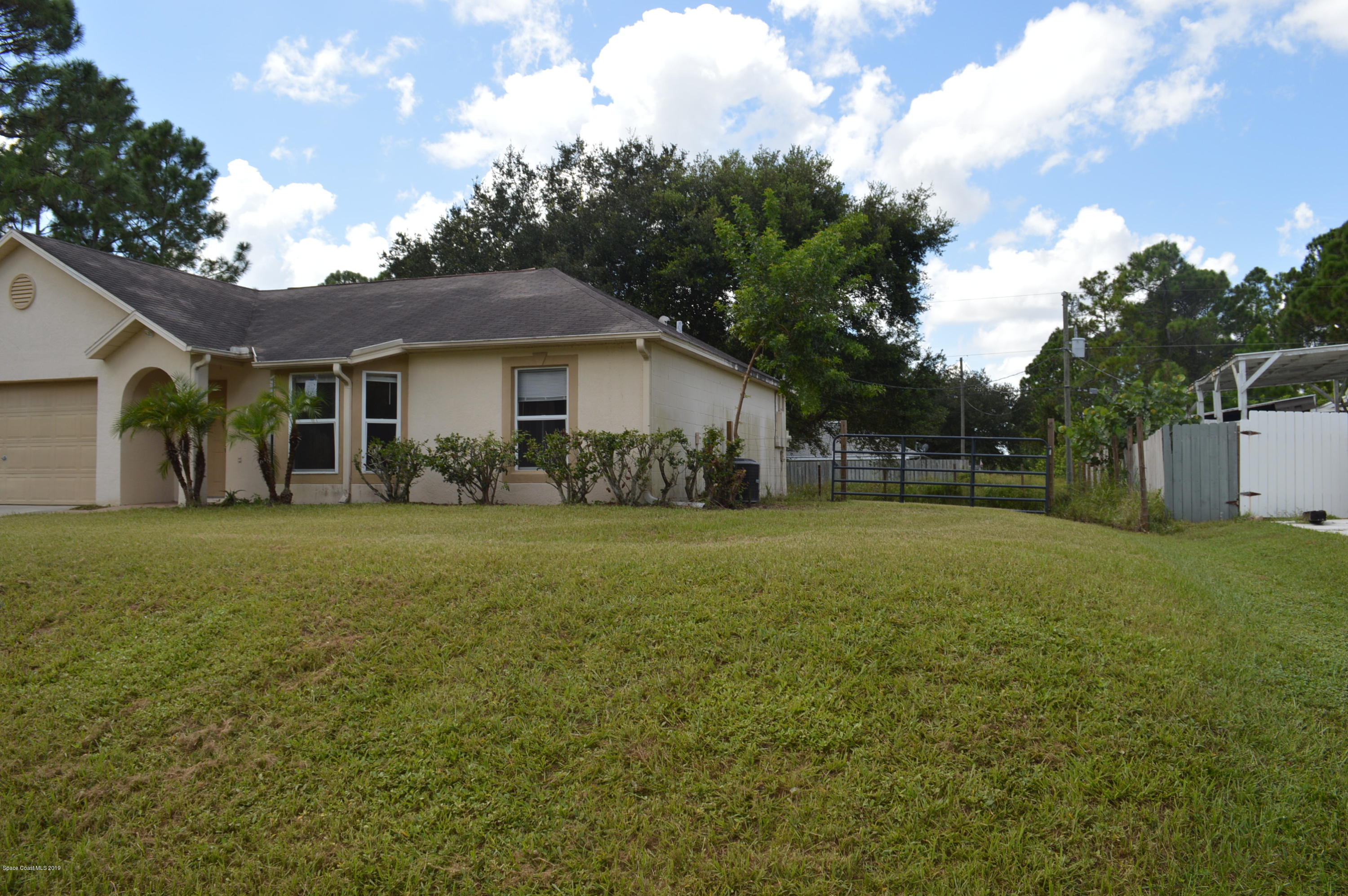 330 Wendover Road Southwest Palm Bay, FL 32908 - Photo 3 of 13 3
