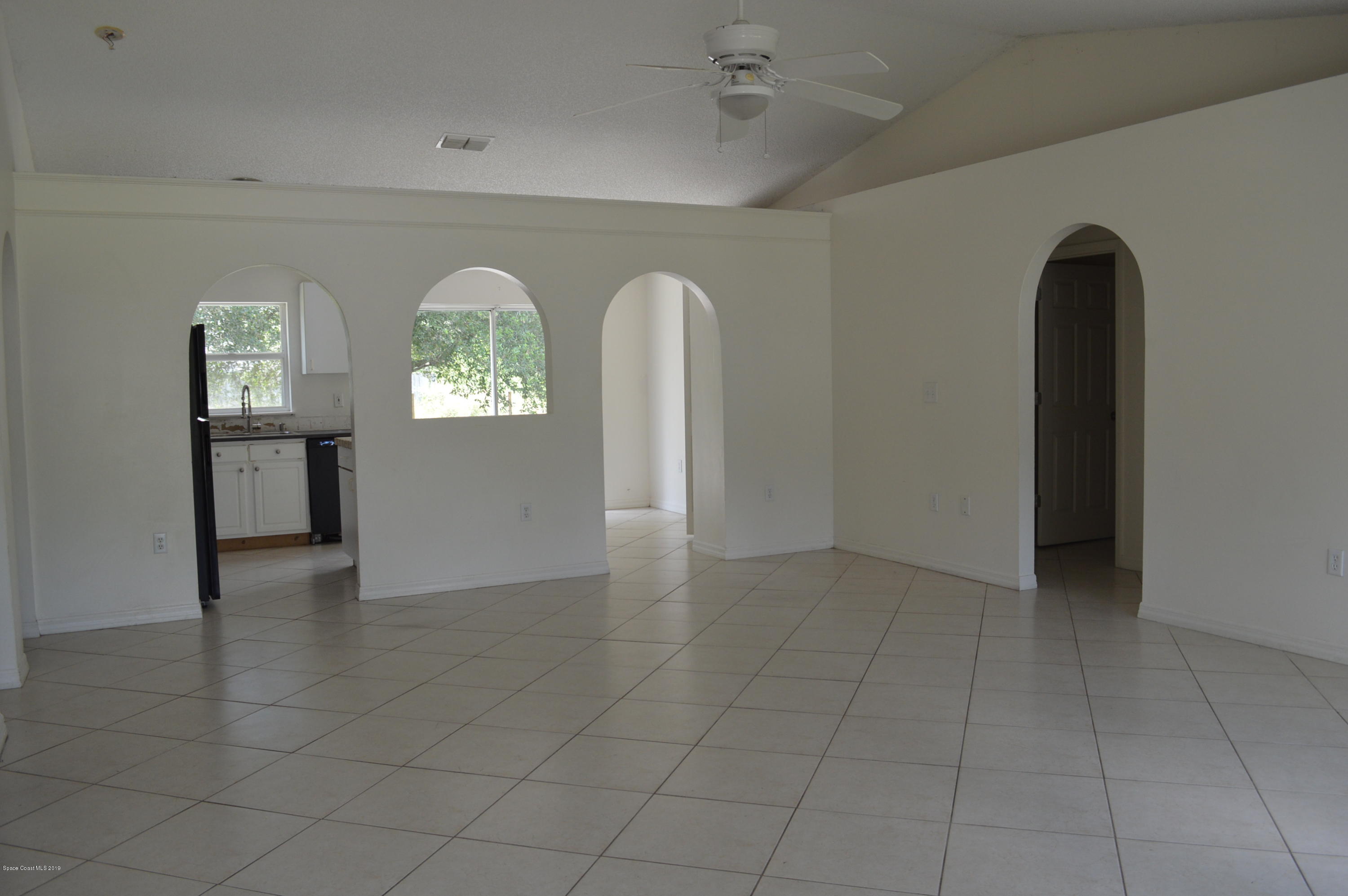 330 Wendover Road Southwest Palm Bay, FL 32908 - Photo 4 of 13 4