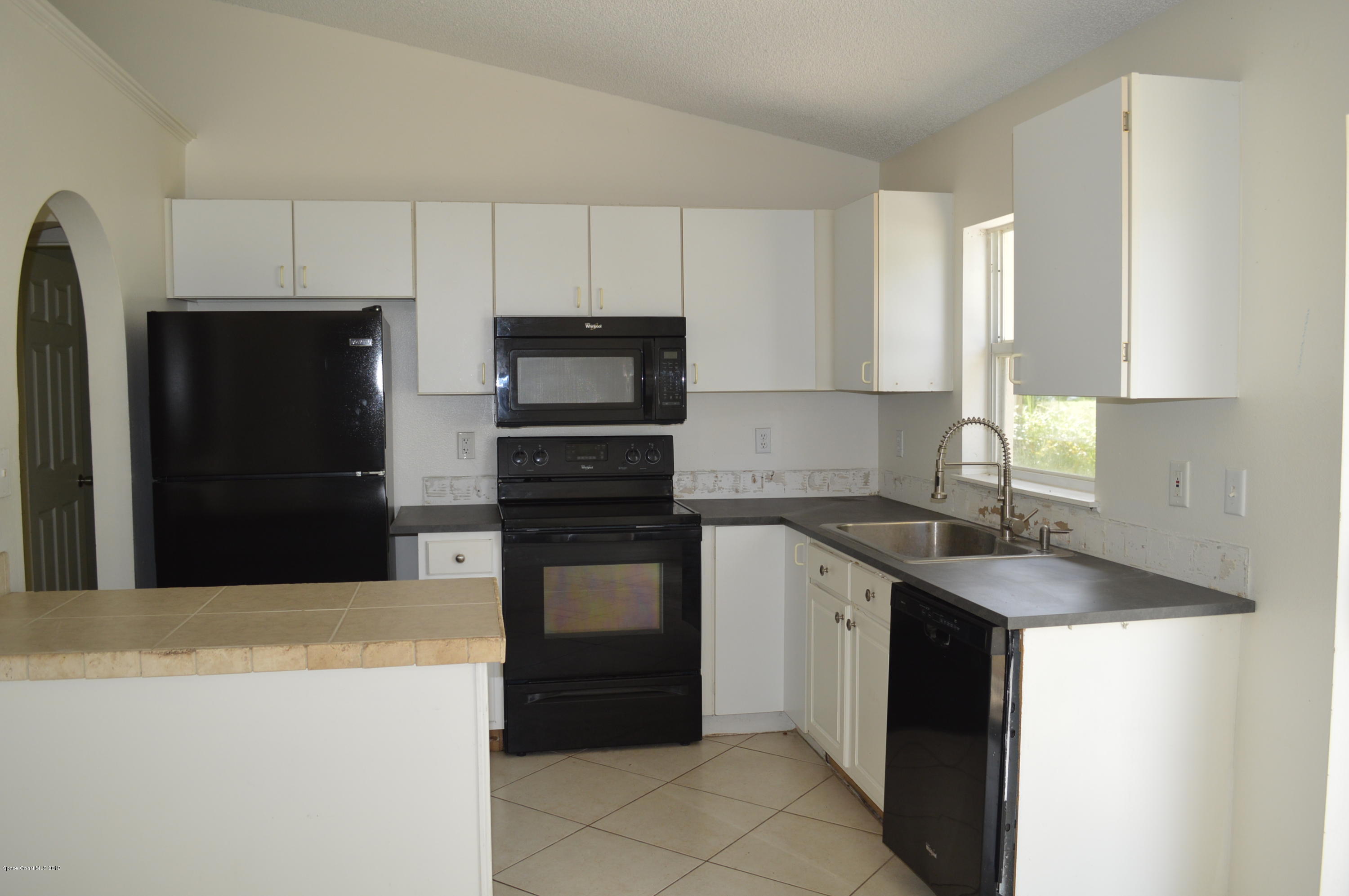 330 Wendover Road Southwest Palm Bay, FL 32908 - Photo 7 of 13 6 (3)