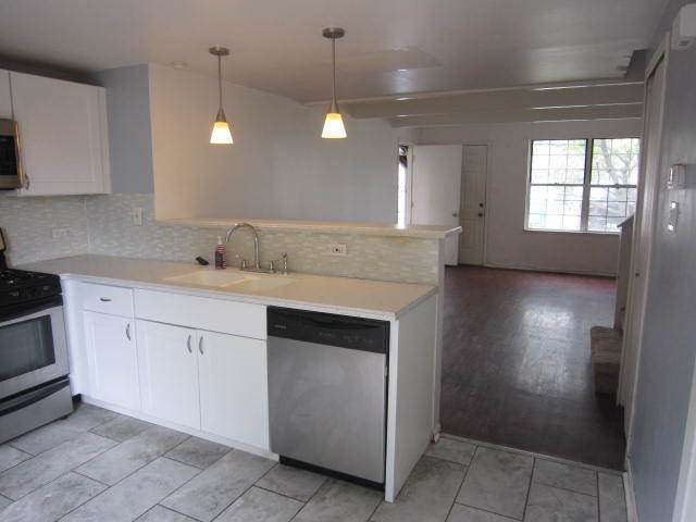 2037 Countryside Lane Round Lake Beach, IL 60073 - Photo 6 of 11