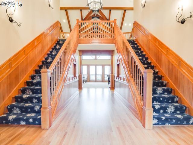 24700 Southwest Valley View Road West Linn, OR 97068 - Photo 2 of 15 Gallery Image 2