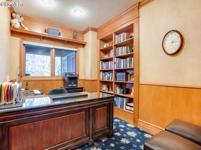 24700 Southwest Valley View Road West Linn, OR 97068 - Photo 3 of 15 Gallery Image 3