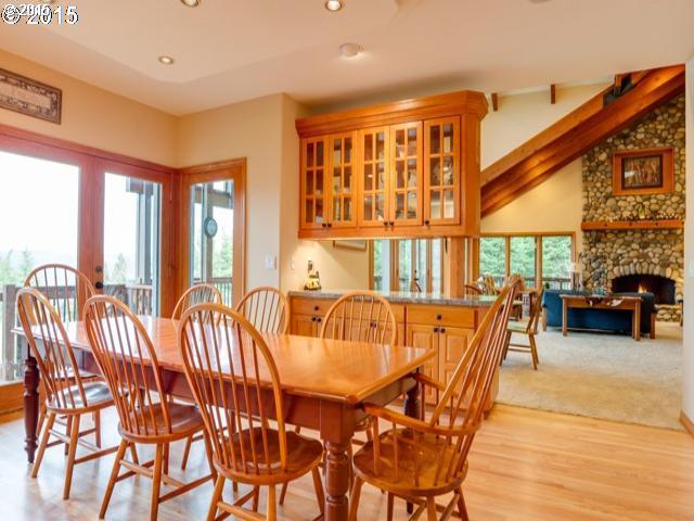 24700 Southwest Valley View Road West Linn, OR 97068 - Photo 4 of 15 Gallery Image 4