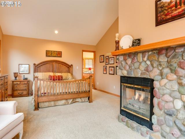 24700 Southwest Valley View Road West Linn, OR 97068 - Photo 10 of 15 Gallery Image 10