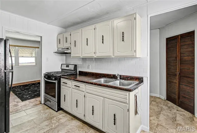 $219,000 | 202 Sunshine Drive, Festus, MO 63028