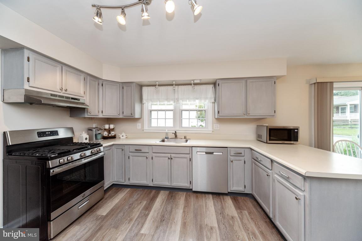 Attractive , updated kitchen!