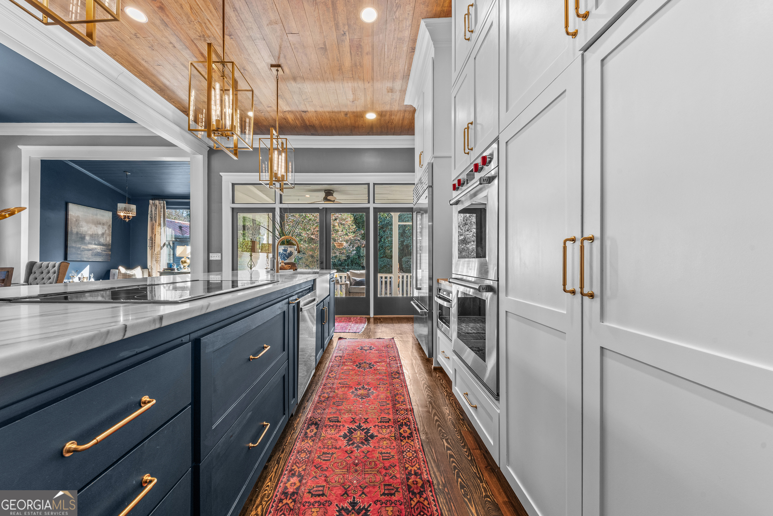 668 North Main Street Madison, GA 30650 - Photo 18 of 88 a large kitchen with lots of counter top space