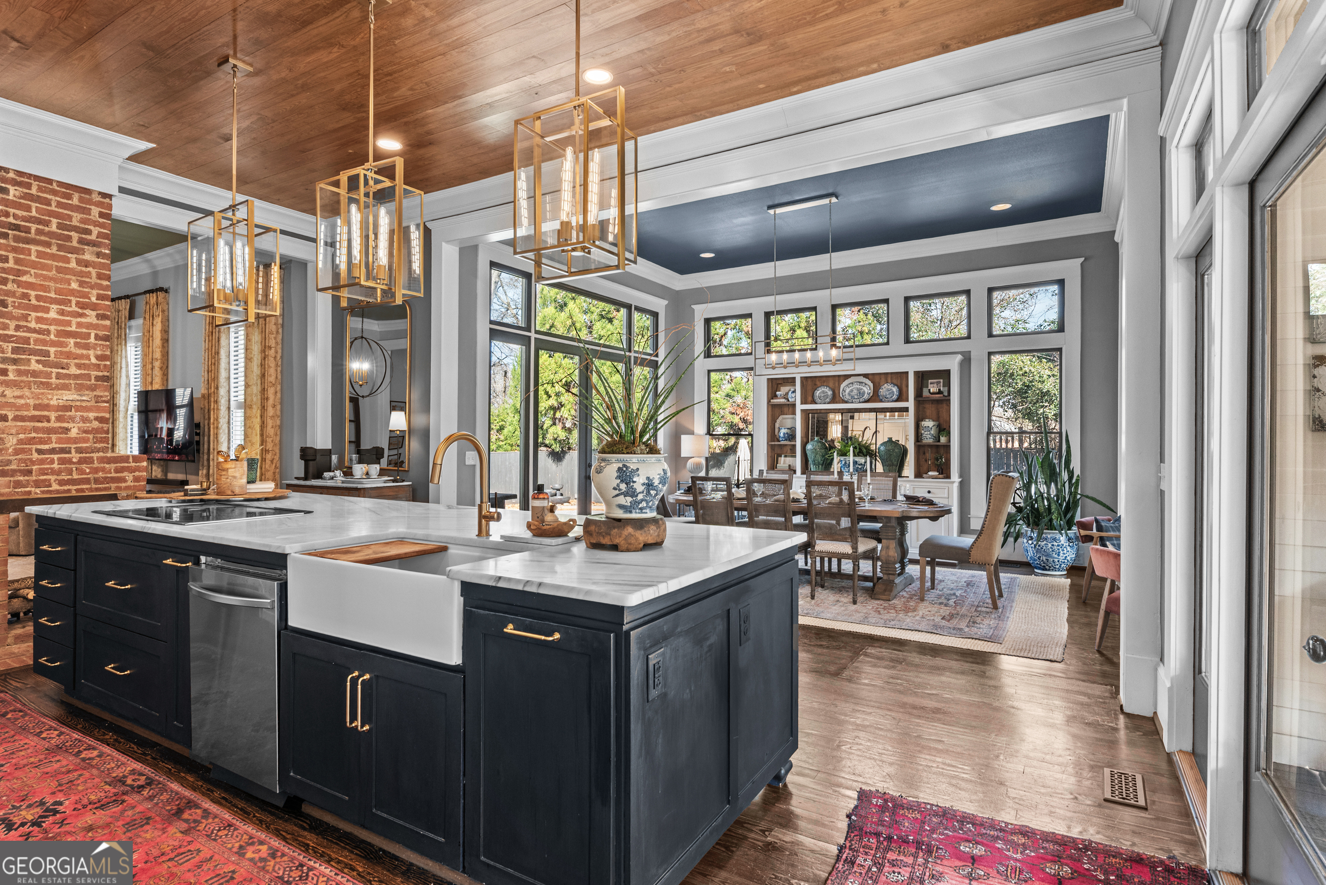 668 North Main Street Madison, GA 30650 - Photo 24 of 88 a kitchen with lots of counter top space