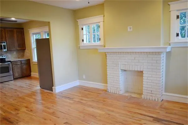 $1,695 | 104 South Rosemont Avenue, Unit 2, Dallas, TX 75208
