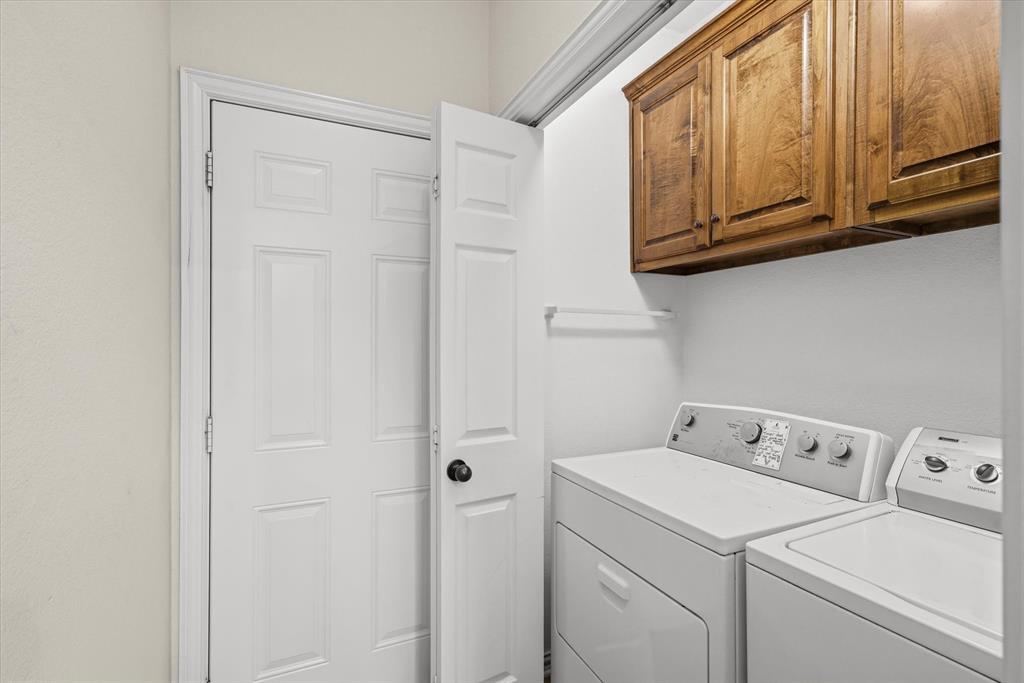 167 County Road 4202 Canton, TX 75103 - Photo 23 of 40 a utility room with dryer and washer
