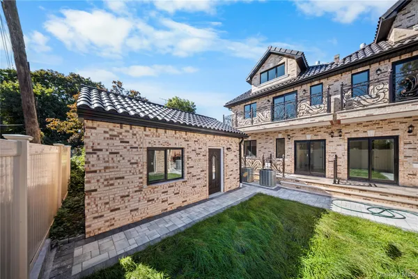 $1,958,000 | 71-39 166th Street | Hillcrest