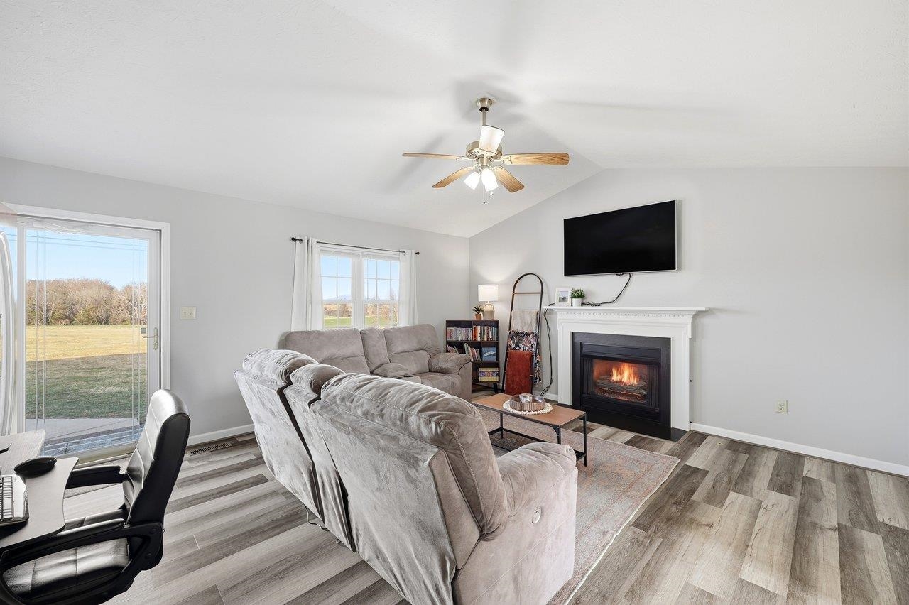 311 Swisher Road Staunton, VA 24401 - Photo 4 of 52