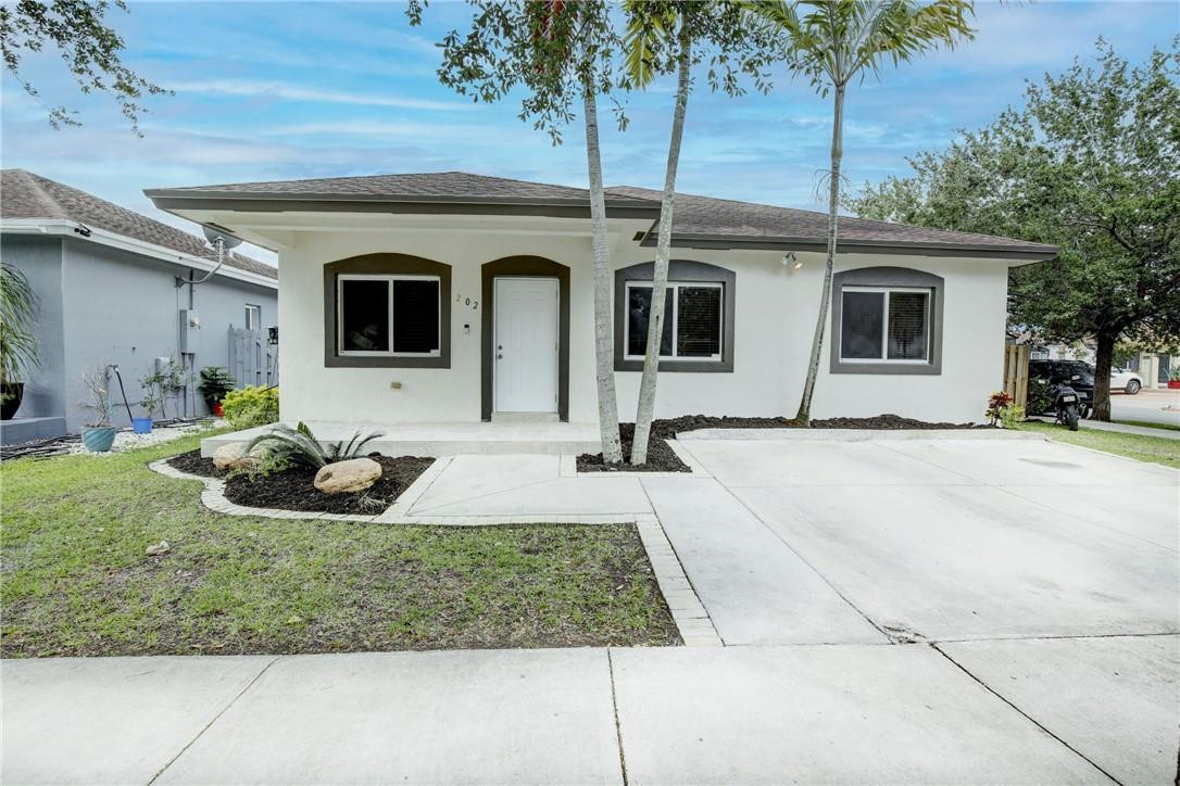 202 Southwest 15th Place Homestead, FL 33030 - Photo 2 of 29 Photo 2