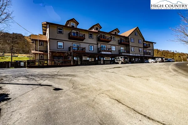 $210,000 | 1005 Beech Mountain Parkway, Unit 207, Beech Mountain, NC 28604
