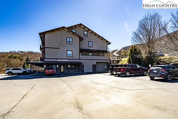 $210,000 | 1005 Beech Mountain Parkway, Unit 207, Beech Mountain, NC 28604